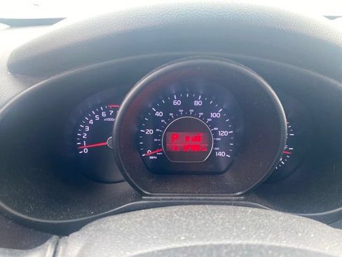 Used 2016 Kia Soul + FWD image 14