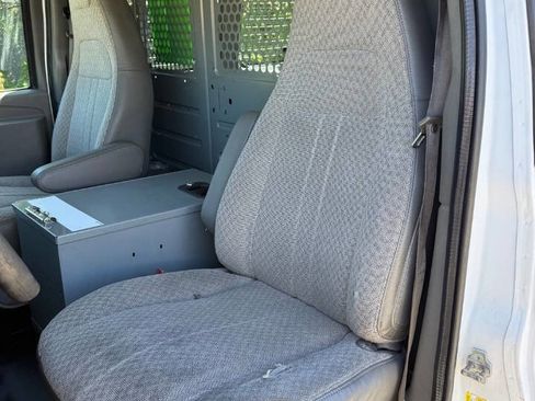 Used 2016 Chevrolet Express 2500 RWD image 13