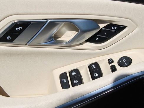 Used 2021 BMW 330i Sedan image 11
