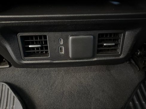 Used 2023 Chevrolet Silverado 1500 LT AWD/4WD image 13