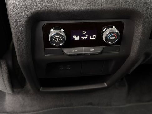 Certified 2025 Chevrolet Traverse LT w/ Midnight/Sport Edition image 25