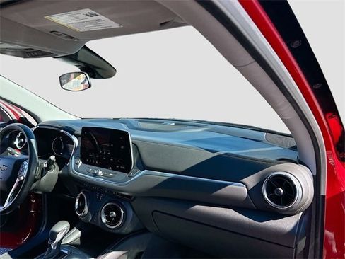 Used 2023 Chevrolet Blazer LT image 33