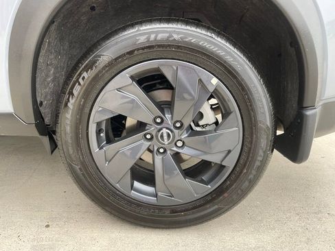 Certified 2026 Nissan Rogue SV FWD image 17