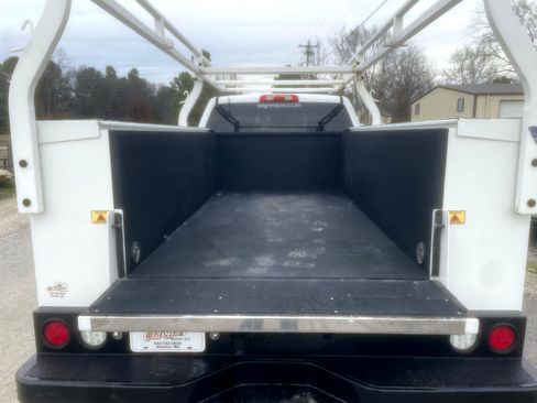 Used 2019 Chevrolet Silverado 2500 W/T w/ WT Convenience Package image 6