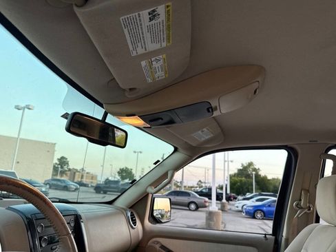 Used 2008 Ford Explorer Sport Trac XLT image 17