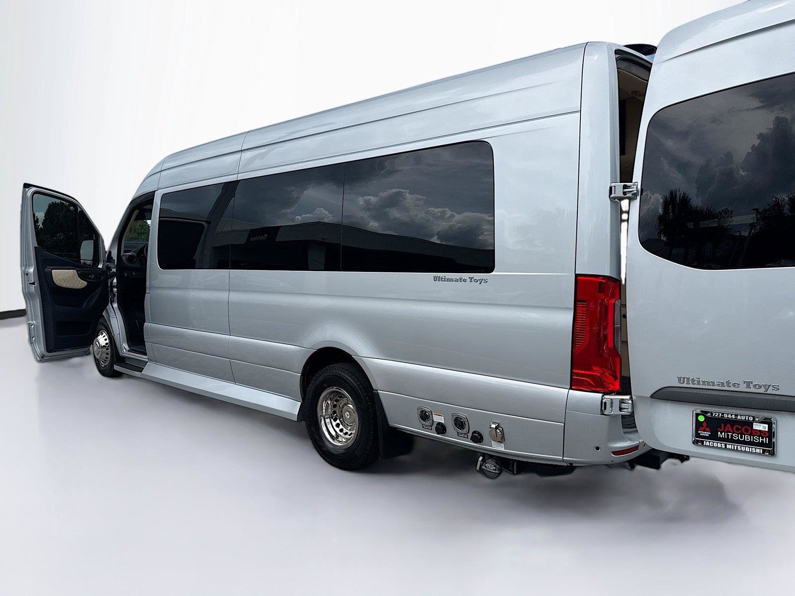 Used 2021 Mercedes-Benz Sprinter 3500 w/ Parking Package image 36