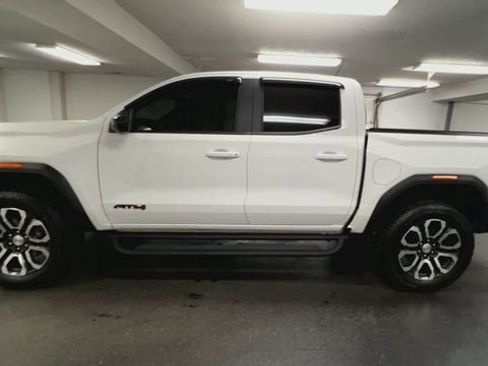 Used 2024 GMC Canyon AT4 w/ AT4 Premium Package AWD/4WD image 5