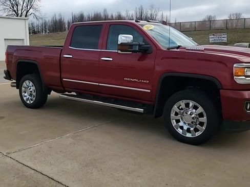 Used 2018 GMC Sierra 2500 Denali w/ Duramax Plus Package image 2