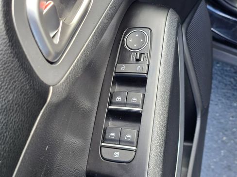 Certified 2025 Kia Soul LX FWD image 14