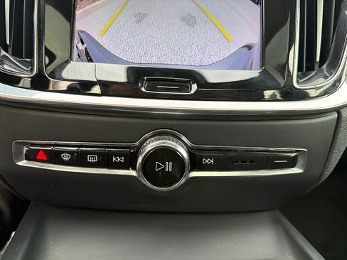 Used 2024 Volvo S60 B5 Core FWD image 35
