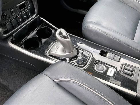 Used 2018 Mitsubishi Outlander GT AWD/4WD image 17