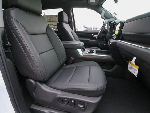 New 2026 GMC Sierra 3500 SLT w/ SLT Premium Package image 23