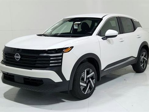 Certified 2025 Nissan Kicks SV w/ Illumination Package image 3