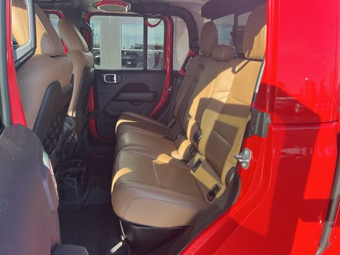 Used 2021 Jeep Gladiator Rubicon AWD/4WD image 31