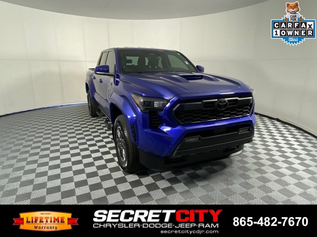 Used 2025 Toyota Tacoma TRD Sport AWD/4WD image 1