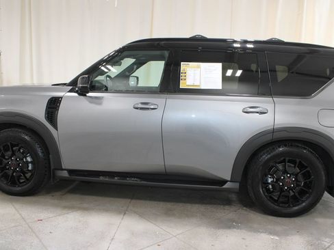Used 2025 Nissan Armada PRO-4X AWD/4WD image 6
