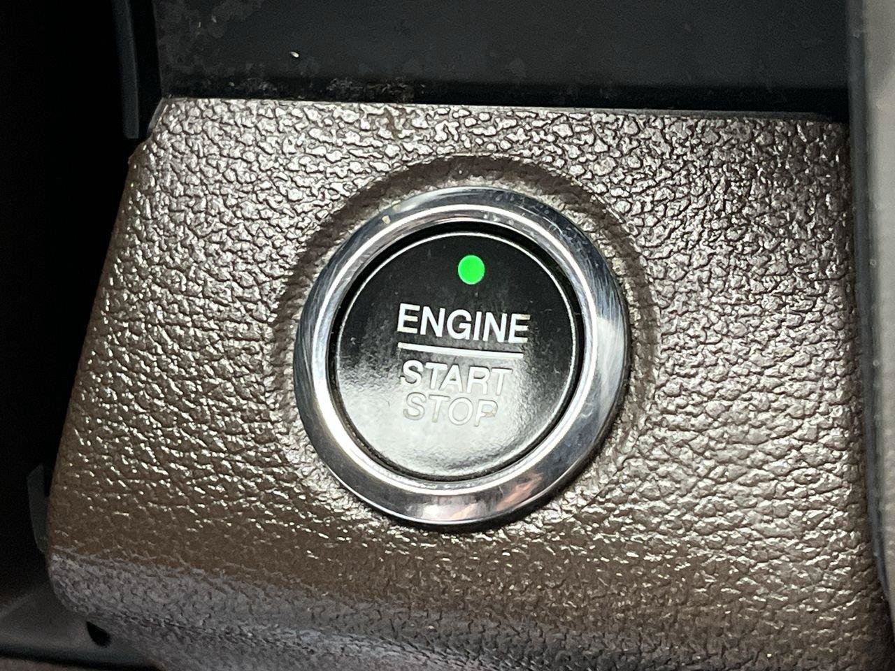 Used 2015 Ford F150 King Ranch w/ Equipment Group 601A Luxury AWD/4WD image 23