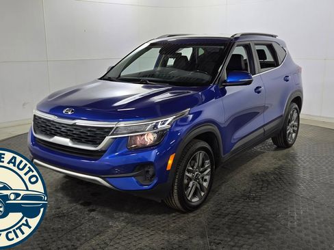 Used 2021 Kia Seltos S FWD image 3