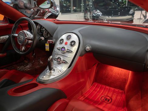Used 2008 Bugatti Veyron AWD/4WD image 32