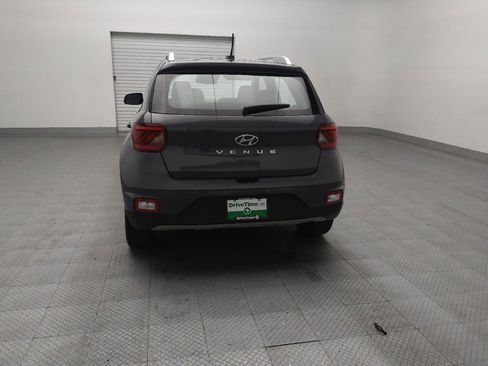 Used 2025 Hyundai Venue SEL image 6