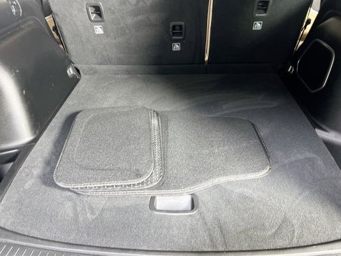 Used 2022 Jeep Grand Cherokee Limited w/ Luxury Tech Group II image 27