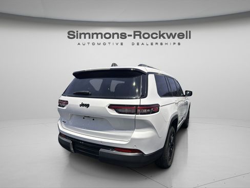 Used 2024 Jeep Grand Cherokee L Laredo AWD/4WD image 4