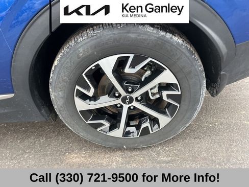 Certified 2025 Kia Sportage EX image 24