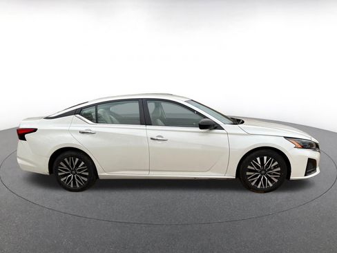 Used 2025 Nissan Altima 2.5 SV image 20