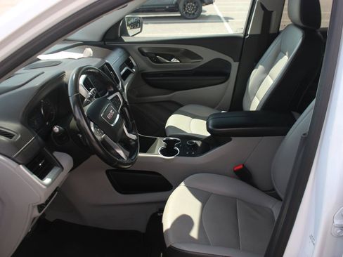 Used 2022 GMC Terrain SLT w/ Infotainment Package II FWD image 17