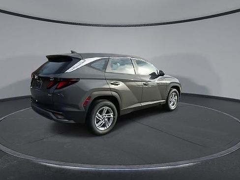 New 2026 Hyundai Tucson SE image 12