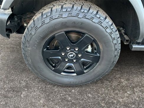 Used 2022 Ford Bronco Black Diamond image 14