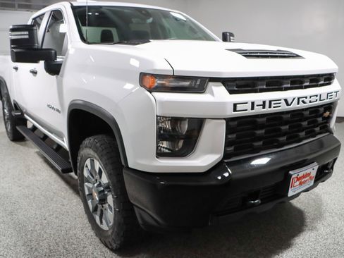 Used 2023 Chevrolet Silverado 2500 Custom w/ Custom Convenience Package image 5