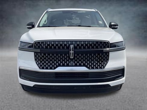 New 2025 Lincoln Navigator Reserve AWD/4WD image 26