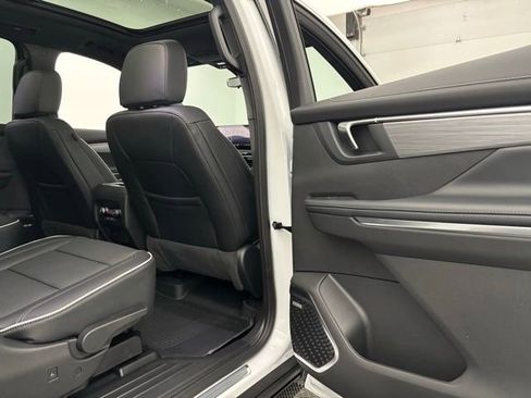 New 2026 Buick Enclave Preferred w/ Power Package AWD/4WD image 37
