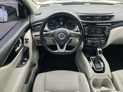 Used 2022 Nissan Rogue Sport SL FWD image 15