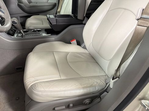 Used 2017 Chevrolet Traverse LT AWD/4WD image 10