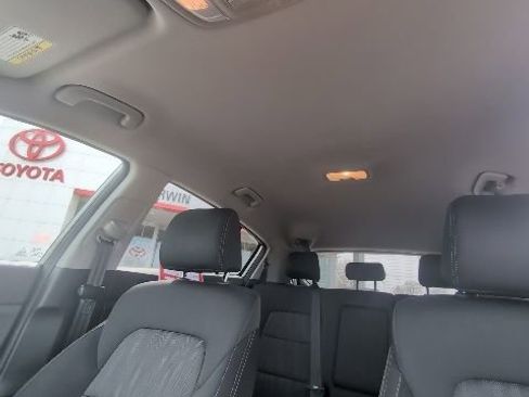 Used 2022 Kia Sportage LX image 13