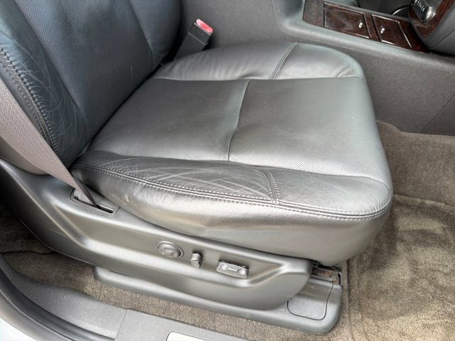 Used 2009 GMC Yukon Denali RWD image 26