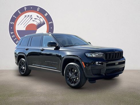 New 2025 Jeep Grand Cherokee L Altitude AWD/4WD image 2