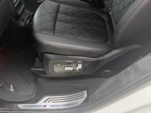 Used 2024 BMW X7 xDrive40i w/ M Sport Package AWD/4WD image 62