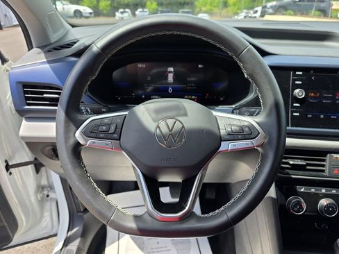 Used 2023 Volkswagen Taos SE FWD image 15