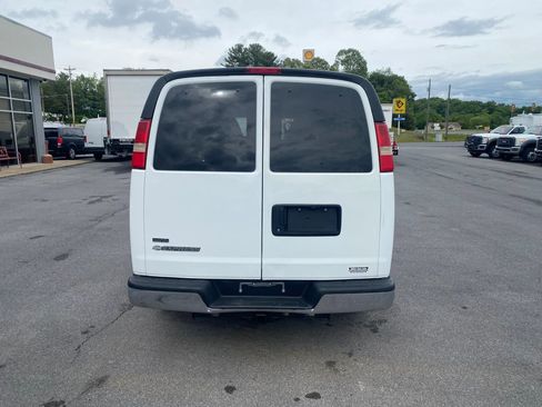 Used 2010 Chevrolet Express 3500 LT w/ LT Preferred Equipment Group RWD image 6