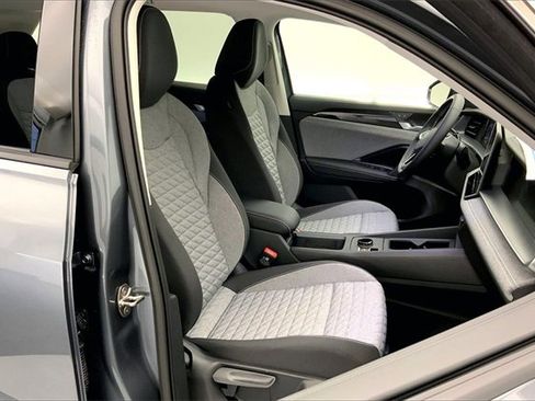 New 2026 Volkswagen Tiguan S image 9