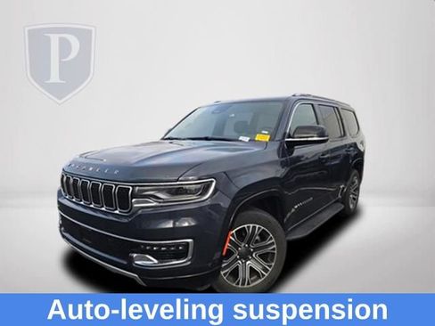 Used 2024 Jeep Wagoneer Series II w/ Flexible Seating Group AWD/4WD image 11