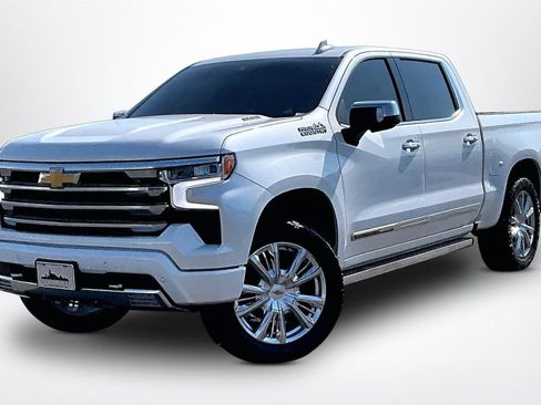 Used 2022 Chevrolet Silverado 1500 High Country w/ High Country Premium Package AWD/4WD image 1
