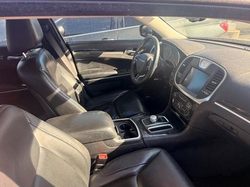 Used 2016 Chrysler 300 Limited image 6