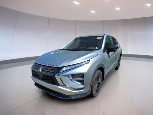 Used 2022 Mitsubishi Eclipse Cross LE AWD/4WD image 2
