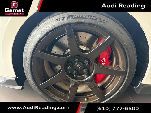 Used 2017 Ford Mustang Shelby GT350R w/ GT350R Equipment Group 920A RWD image 9