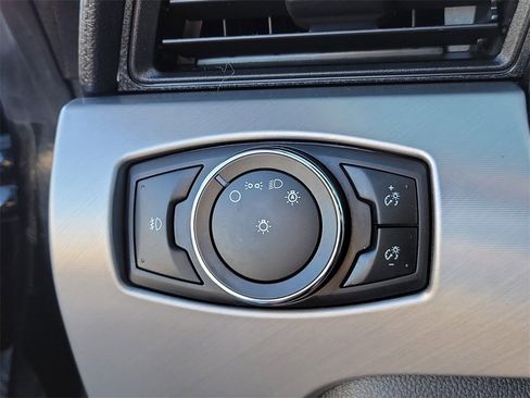 Used 2020 Ford Mustang Premium image 25