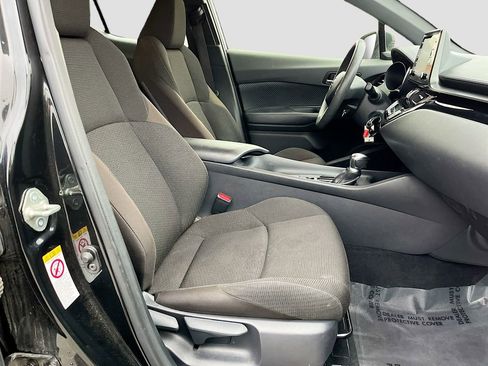 Used 2019 Toyota C-HR LE image 25